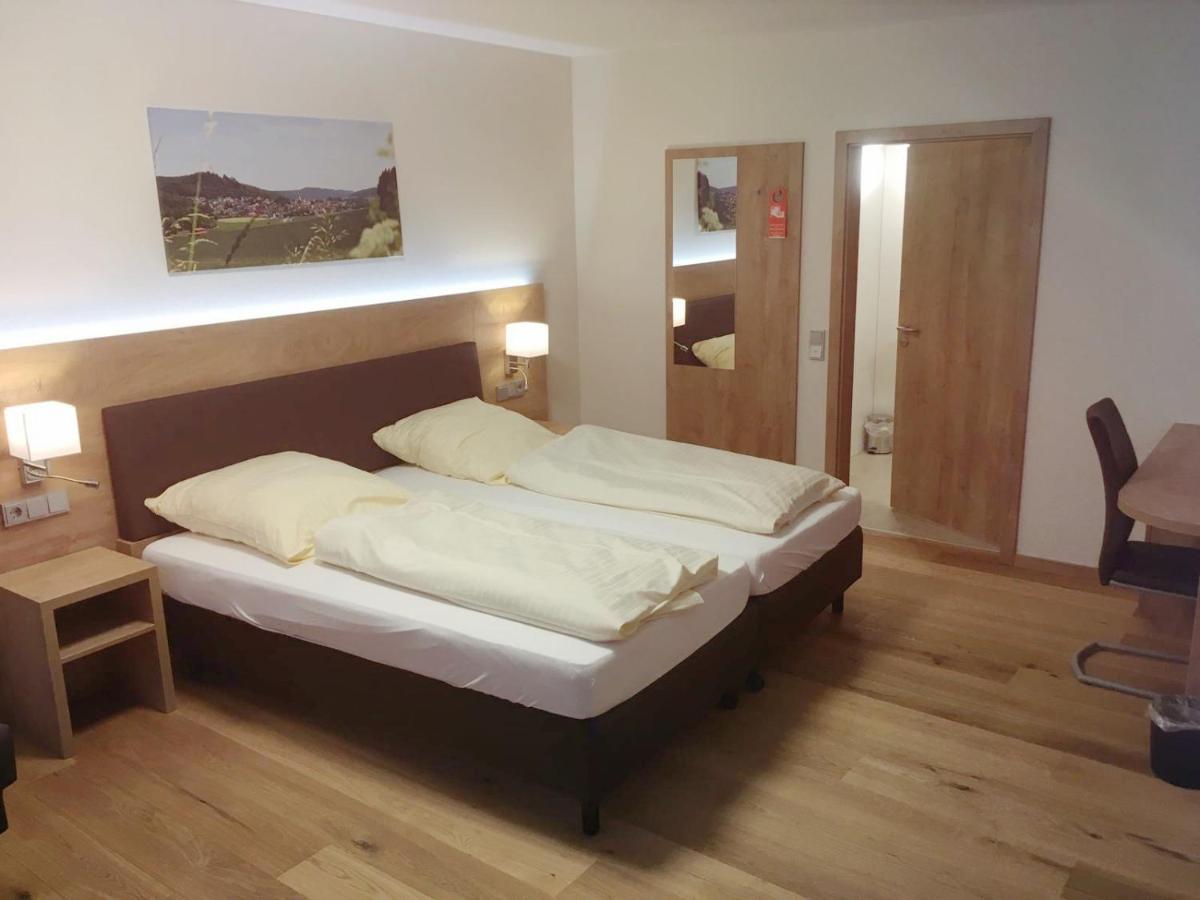 Hotel Gasthof Zum Loewen Фельбург Номер фото