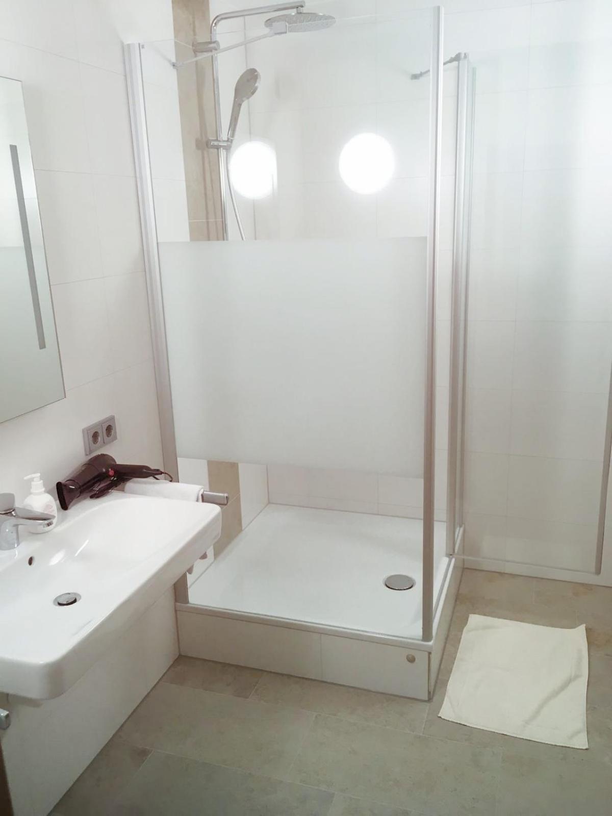Hotel Gasthof Zum Loewen Фельбург Номер фото