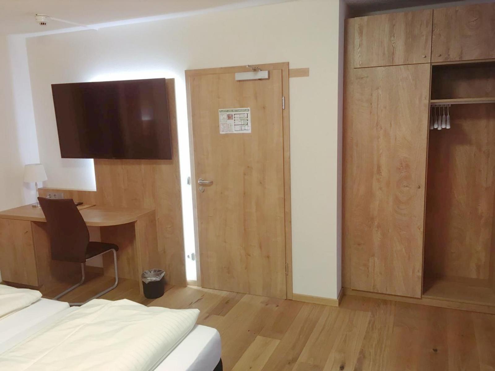 Hotel Gasthof Zum Loewen Фельбург Номер фото