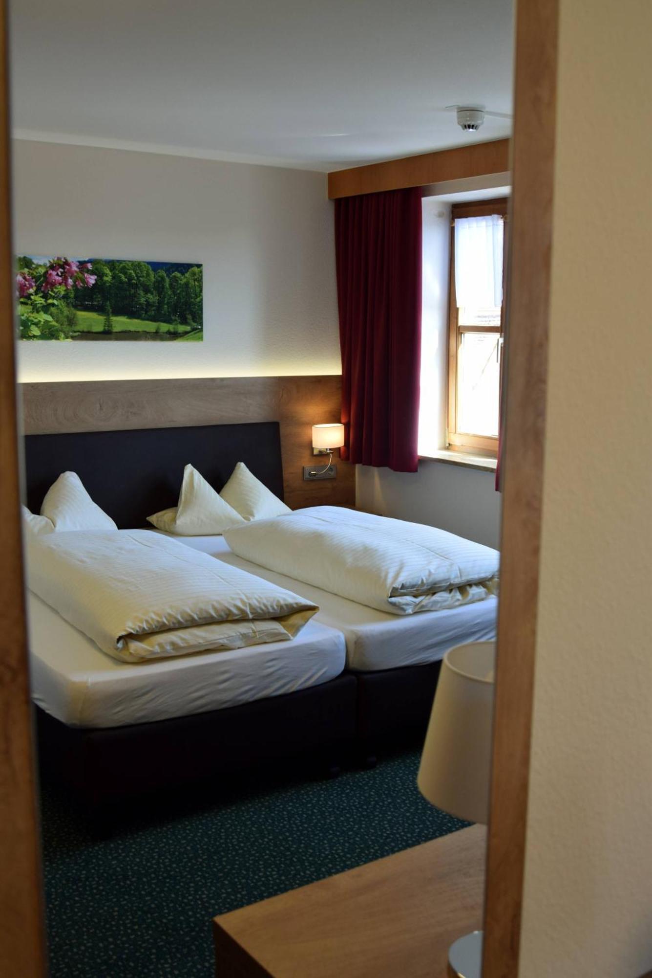 Hotel Gasthof Zum Loewen Фельбург Номер фото