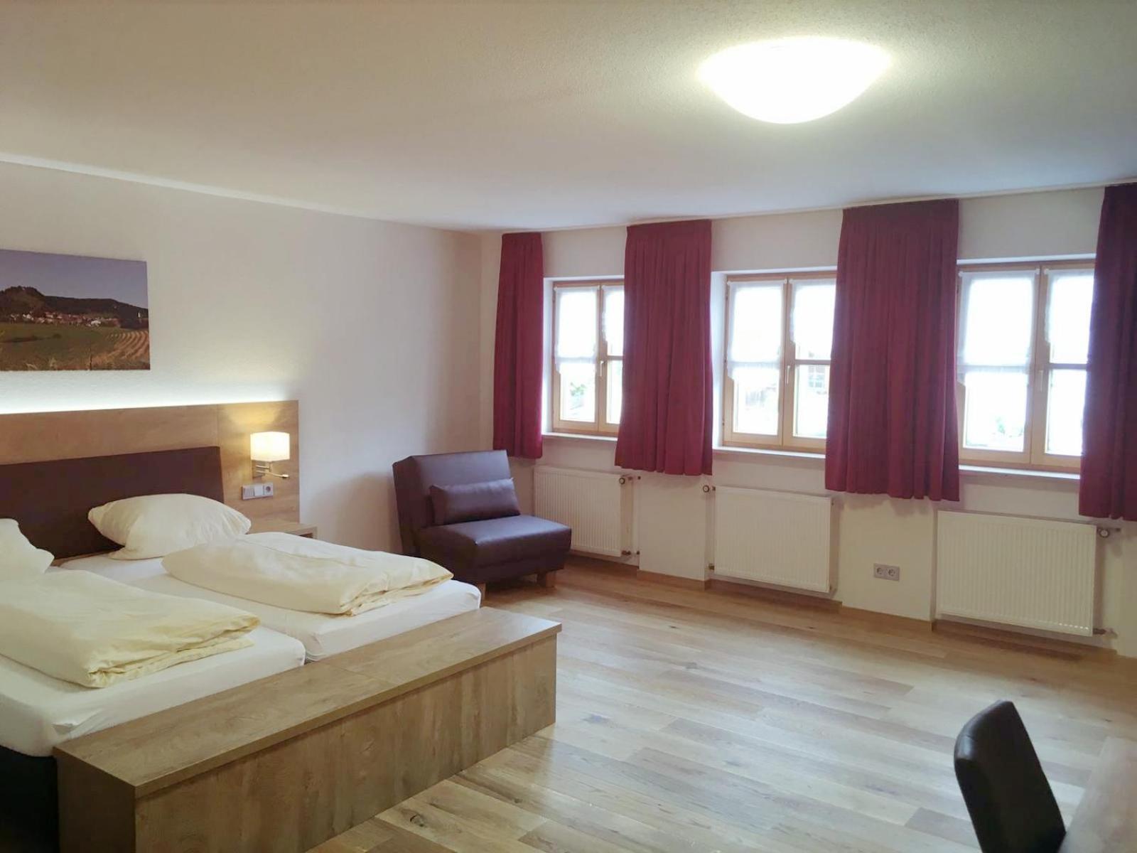 Hotel Gasthof Zum Loewen Фельбург Номер фото
