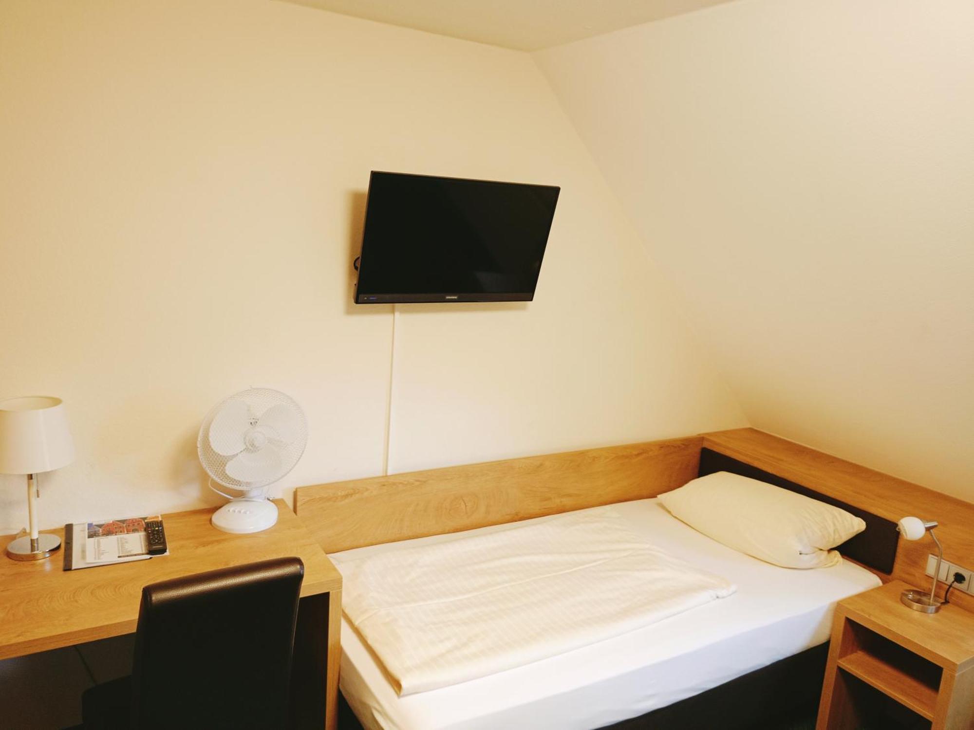 Hotel Gasthof Zum Loewen Фельбург Экстерьер фото