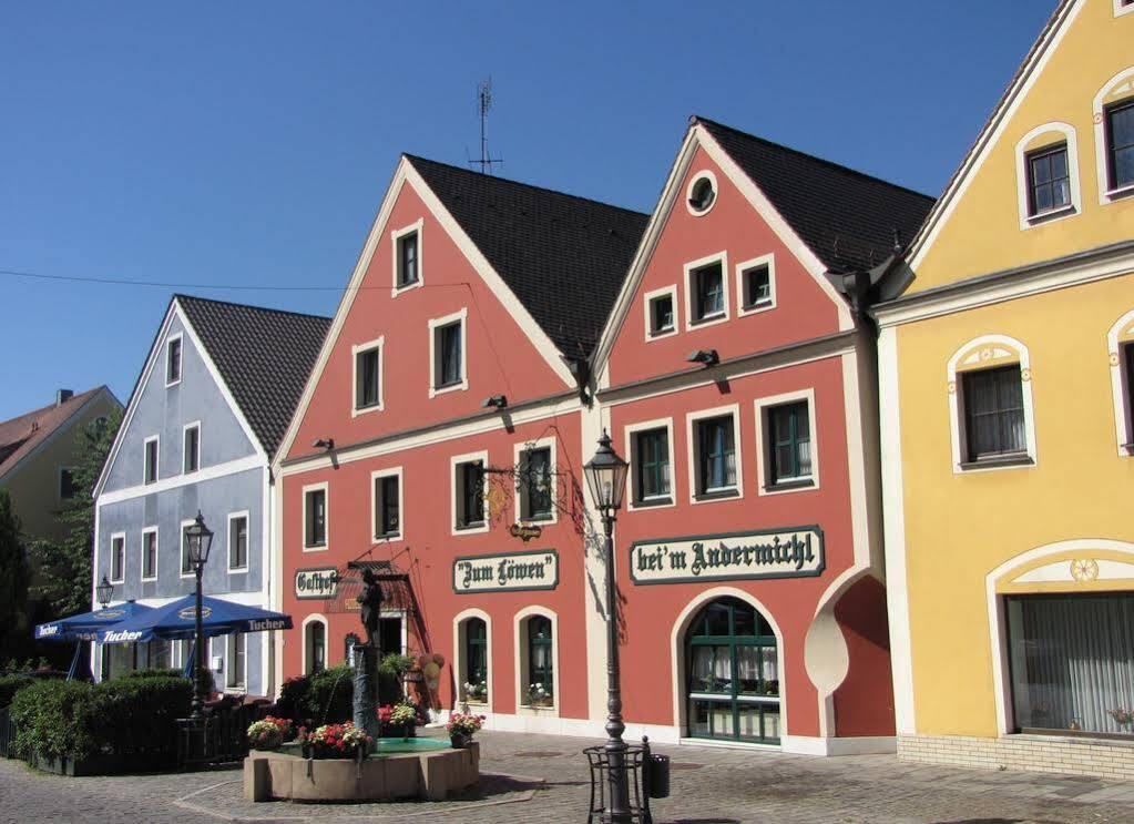 Hotel Gasthof Zum Loewen Фельбург Экстерьер фото